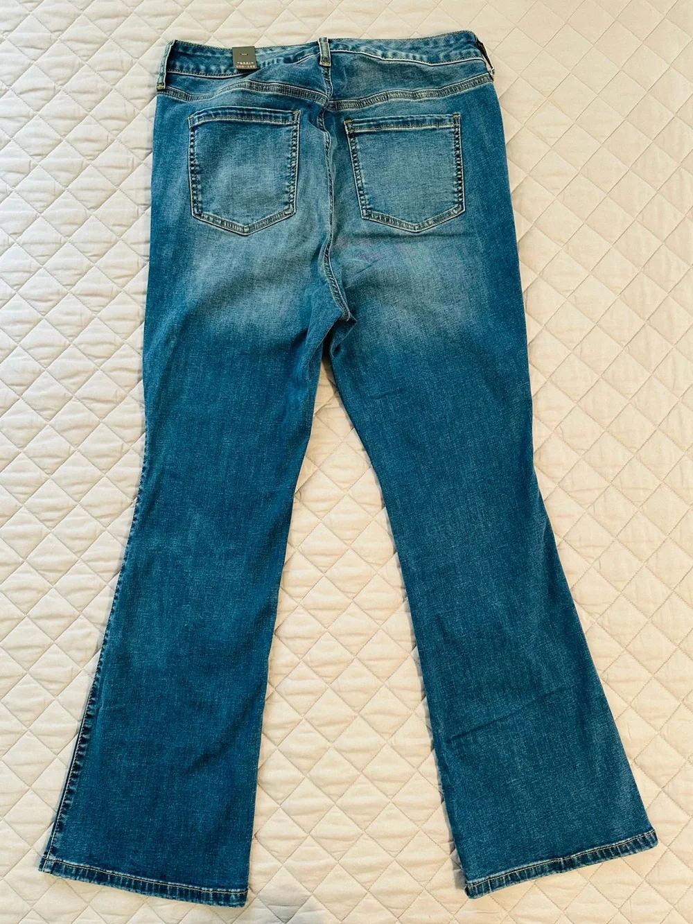 NWT Torrid Trio Fit Slim Boot Limitless Stretch Mid-Blue Straight Jeans - 10-14